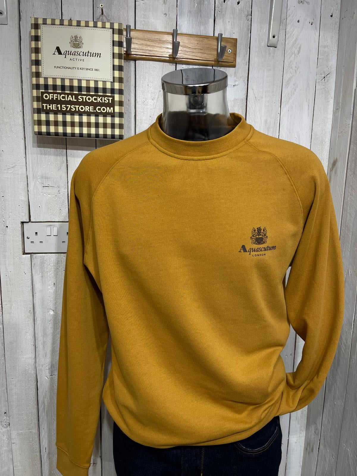 Aquascutum Vault Raglan Sweater Chai Tea (Sample) – The157store