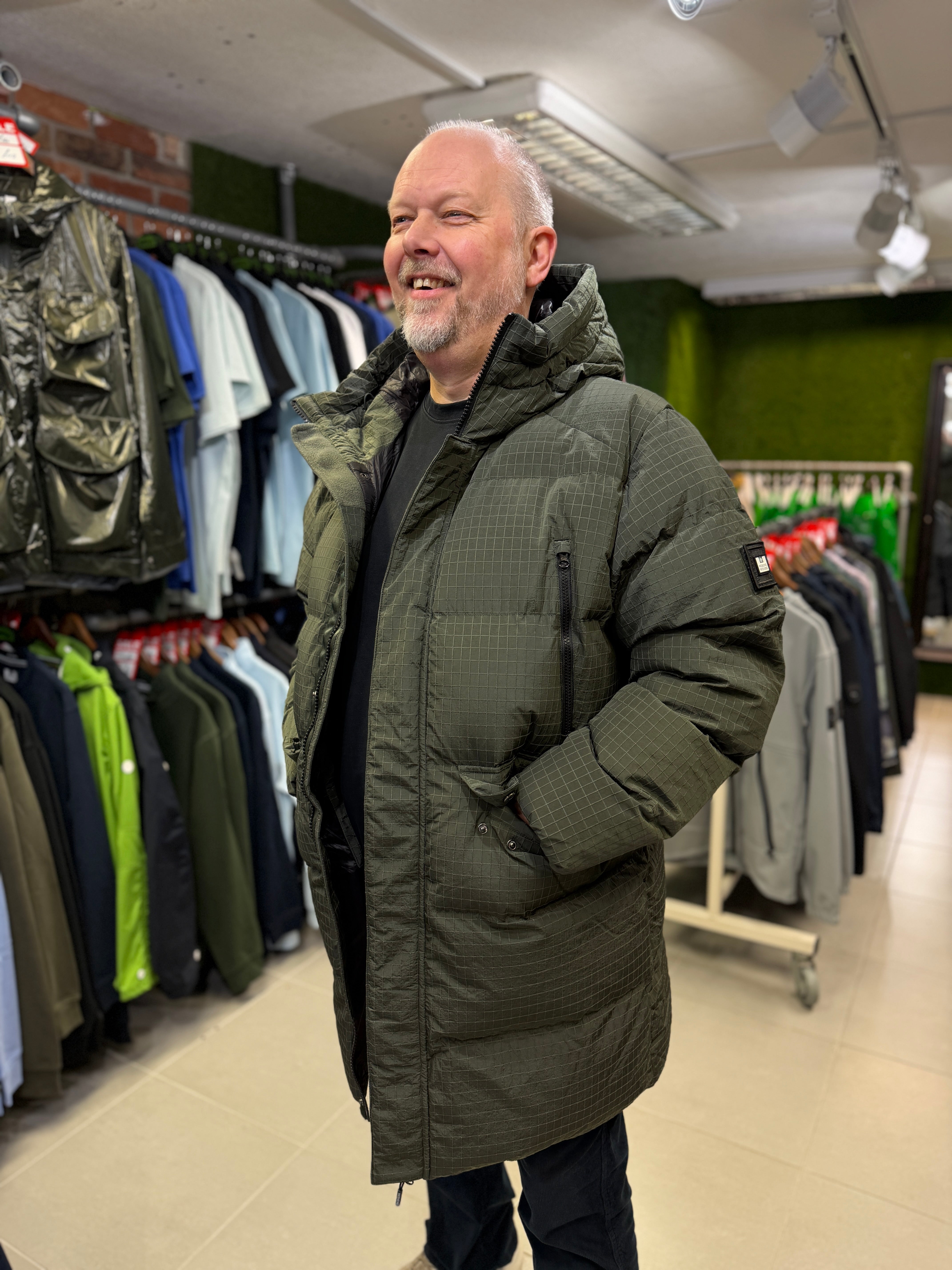 Weekend Offender Primaloft ThermoPlume+ Jacket - Black Forest