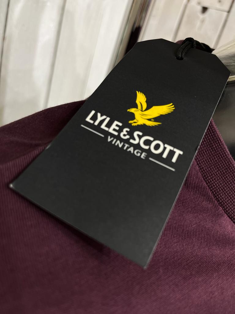 Lyle & Scott Crew Tee - Burgundy